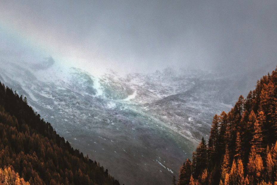 Stormy mountains in the fall. Photo by Eberhard Grossgasteiger via Unsplash